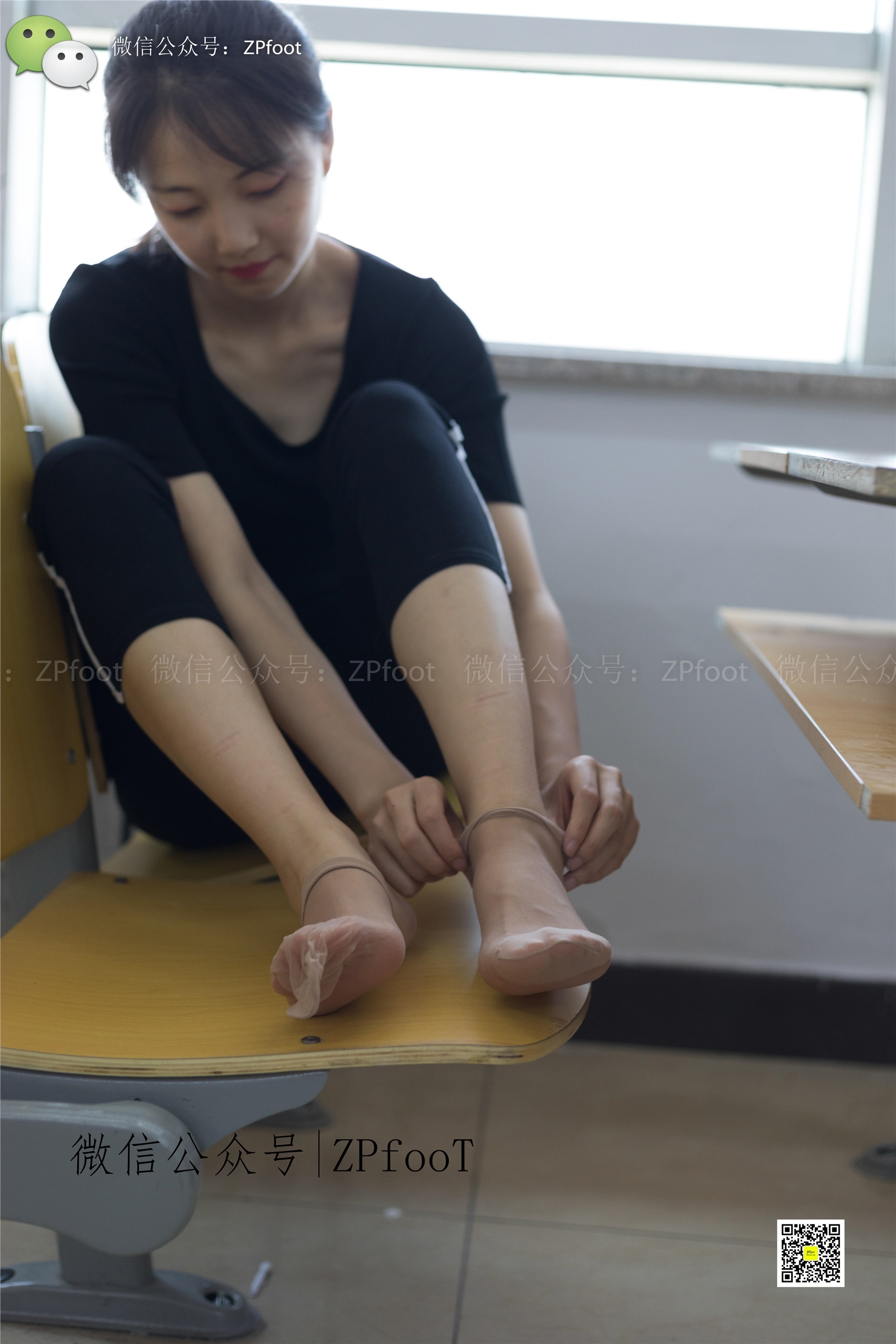 LSS山茶摄影 NO.004 教室短丝裸足